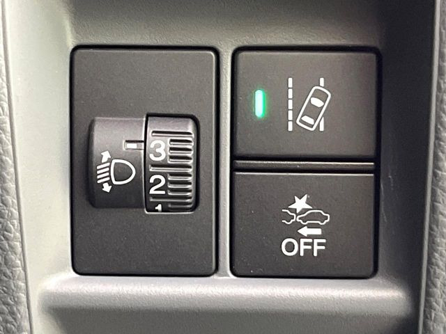 �y�Ԑ��ێ��x���V�X�e���z�������H���s���A�Ԑ�����͂ݏo�������Ȏ��ɃX�e�A�����O�𐧌�B�����S�E���S�ȉ^�]���T�|�[�g���Ă���܂�!