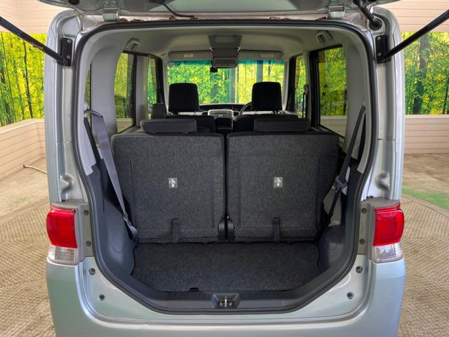 ���i�̂���������ʋ΁A���}���ɏ\���ȉ׎��X�y�[�X���m�ۂ��Ă���܂��B�Z�J���h�V�[�g��|���ƁA�傫�ȉו��̐ύڂ��\�ł���