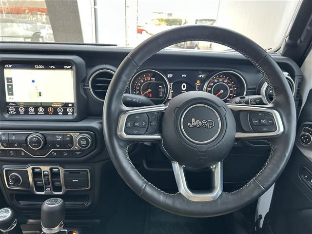 ラングラーアンリミテッド サハラ ローンチエディション 4WD