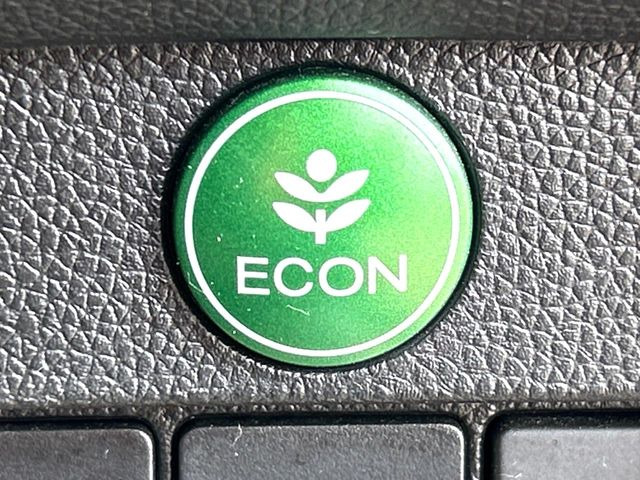 �y�A�C�h�����O�X�g�b�v�z�ԐM����a�؂Œ�Ԃ����ۂɃG���W�����~���A���ʂȔR���̏����}���܂��B�R��������ی�ɂȂ���@�\��G���W���̓u���[�L�𗣂��΍Ďn�����܂��B