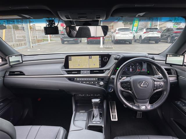 ES300h Fスポーツ