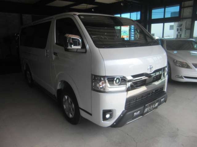 ハイエースバン