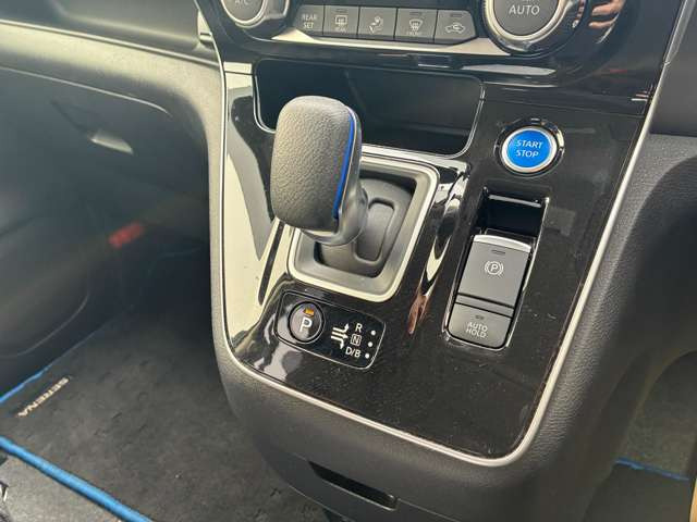 セレナ1.2 e-POWER ハイウェイスターV