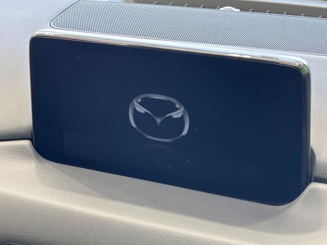 �y�}�c�_�R�l�N�g�i�r�z�ԓ��̕��͋C�Ƀ}�b�`������̌^�^�C�v�̃i�r�B�e����q�ݒ��Bluetooth�Đ����A�l�X�ȋ@�\���y���߂܂��B�����I�ȃ_�C�������삪�\�ŁA�g��������ǍD�ł��B