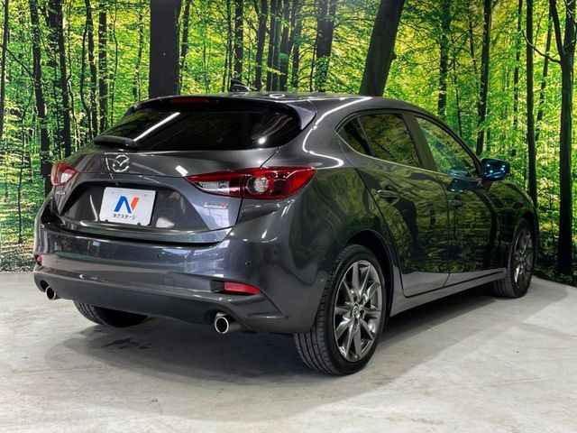 ☆全国のネクステージからお取り寄せが可能※!遠方の店舗に展示してあるクルマが気になる場合も、最寄りの店舗でご覧いただくことが可能です!是非私たちに要望をお聞かせください!※別途費用