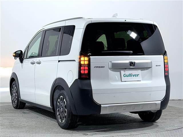 フリード1.5 e:HEV クロスター