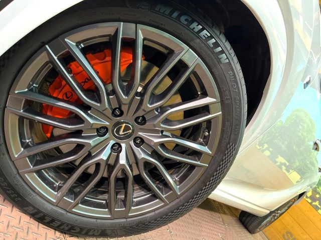 �y����21�C���`�A���~�z�C�[���z�O�ςɃ}�b�`���������A���~�z�C�[���𑕒����Ă���܂��B�e��ЊO�A���~�z�C�[����A�X�^�b�h���X�^�C�����戵�����Ă���܂��B���񂲑��k����������