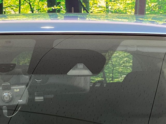 �y�C���e���W�F���g�G�}�[�W�F���V�[�u���[�L�z�t�����g�J�����őO���̎ԗ�����s�҂����m�B�Փ˂������Ȏ��͏Փ˔�Q�y���u���[�L���쓮�A�Փˉ�����T�|�[�g�B�����S�Ƀh���C�u�����y���݂��������܂��B