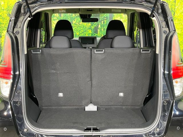 ���i�̂���������ʋ΁A���}���ɏ\���ȉ׎��X�y�[�X���m�ۂ��Ă���܂��B�Z�J���h�V�[�g��|���ƁA�傫�ȉו��̐ύڂ��\�ł���