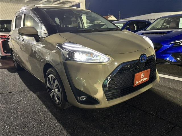 シエンタハイブリッド 1.5 ファンベース G クエロ