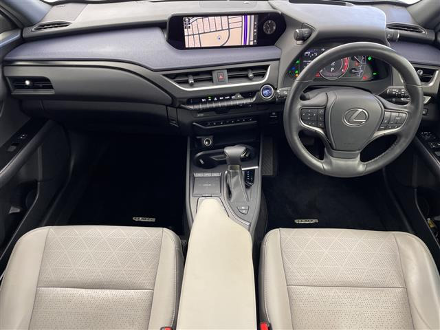 UX250h バージョンL