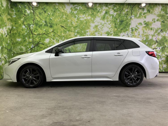 カローラツーリング1.8 ハイブリッド W×B