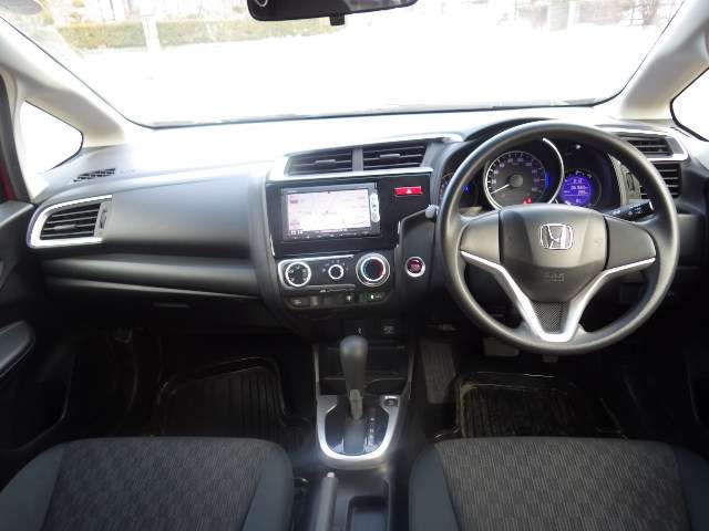 フィット1.3 13G Fパッケージ 4WD