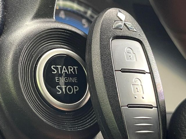 �y�I�y���[�V�����L�[�z�J�o����|�P�b�g�ɓ��ꂽ�܂܂ł��h�A�̎{���E�������\�ȃX�}�[�g�L�[�𑕔��B�G���W���̃I���E�I�t�����J�M�����o���K�v����������Ƃ��Ă��֗��ł���