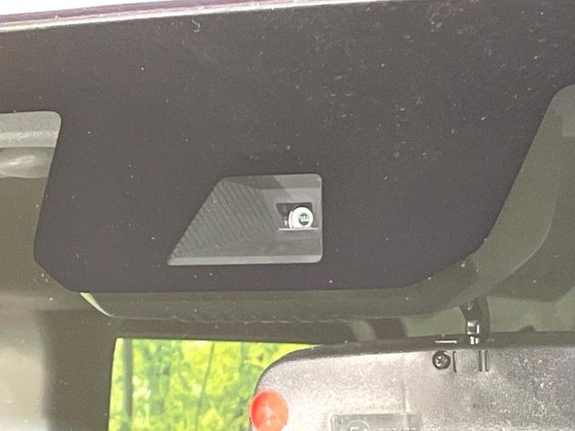 �y�z���_�Z���V���O�z���s���ɑO���̎ԗ�����F�����A�Փ˂������Ȏ��͌x��ƃu���[�L�ŏՓˉ���Ɣ�Q�y�����A�V�X�g�B�����S�Ƀh���C�u�����y���݂��������܂��B