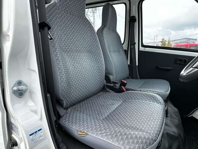 �^�]����ۂ̐S�n�悳�́A�V�[�g���啔�����߂邩�Ǝv���܂��B���Ј�x���Ԃ����m�F������!