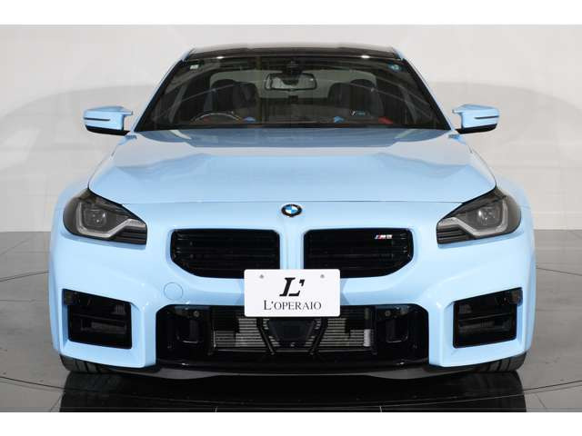 �l�C��M�U���g�t�H�[���g�u���[�ɉ����AM�J�[�{�����[�t&�g���������B�X�|�[�c���ƍ����������˔����������x�̍����d�l�ł��B