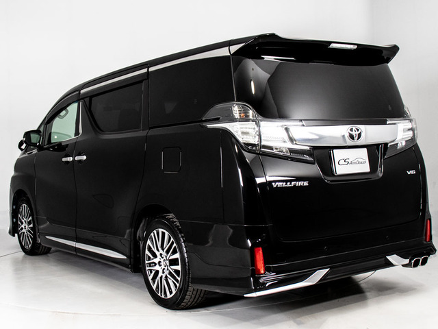 ★展示前点検実施★特殊な機材も用いて、全車点検を実施しております!