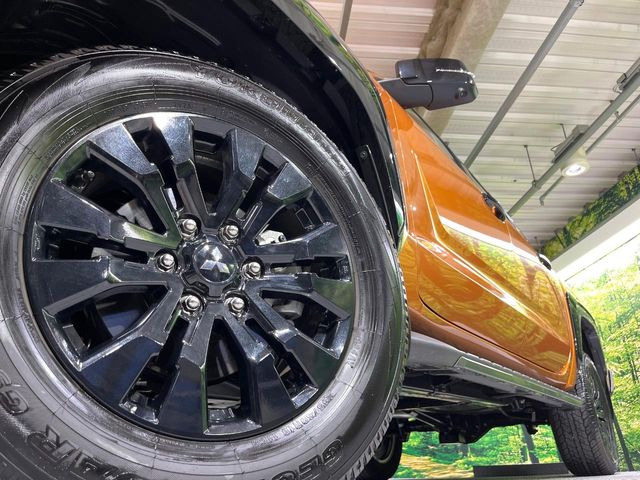 �y����18�C���`�A���~�z�C�[���z�O�ςɃ}�b�`���������A���~�z�C�[���𑕒����Ă���܂��B�e��ЊO�A���~�z�C�[����A�X�^�b�h���X�^�C�����戵�����Ă���܂��B���񂲑��k����������