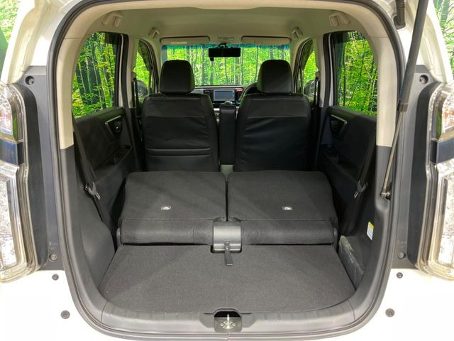 ���i�̂���������ʋ΁A���}���ɏ\���ȉ׎��X�y�[�X���m�ۂ��Ă���܂��B�Z�J���h�V�[�g��|���ƁA�傫�ȉו��̐ύڂ��\�ł���