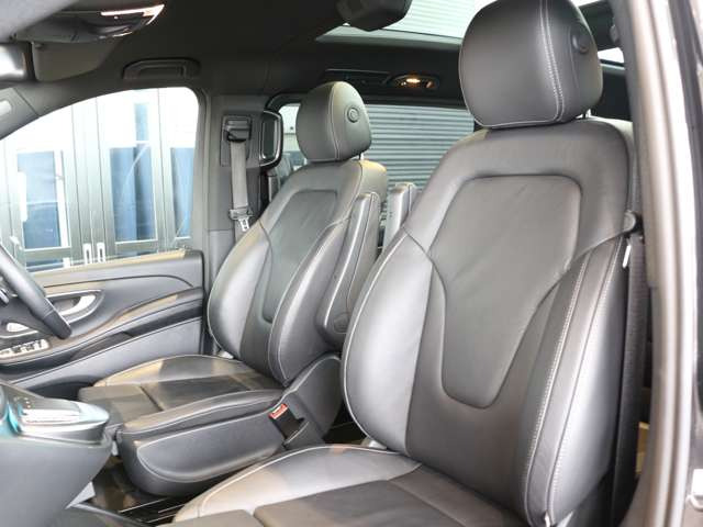 VクラスV220d アバンギャルド ロング AMGライン