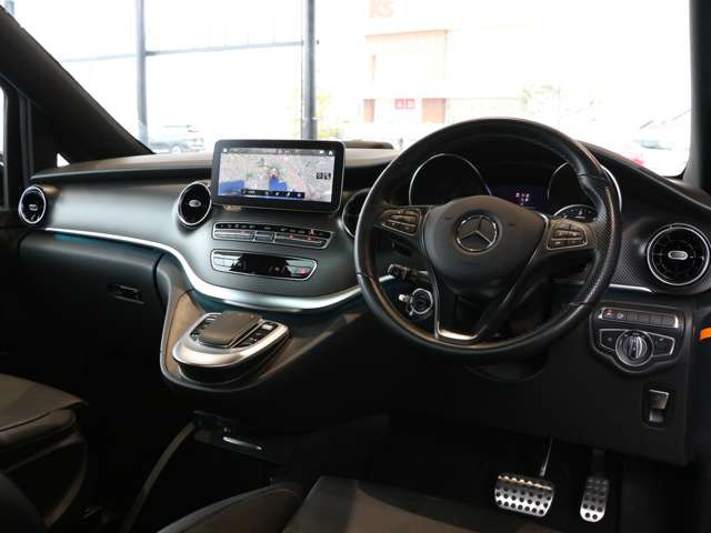 VクラスV220d アバンギャルド ロング AMGライン