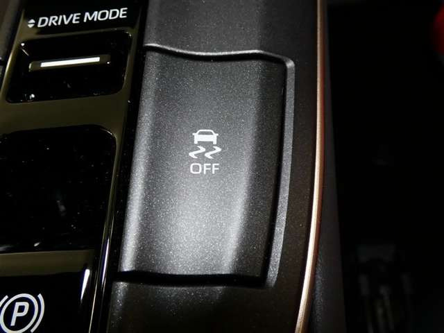 クラウンクロスオーバー2.5 G アドバンスト レザー パッケージ E-Four 4WD