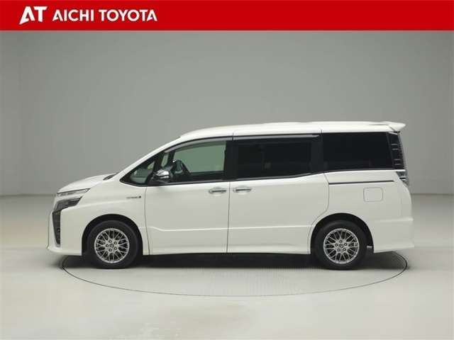 ヴォクシー1.8 ハイブリッド ZS 煌