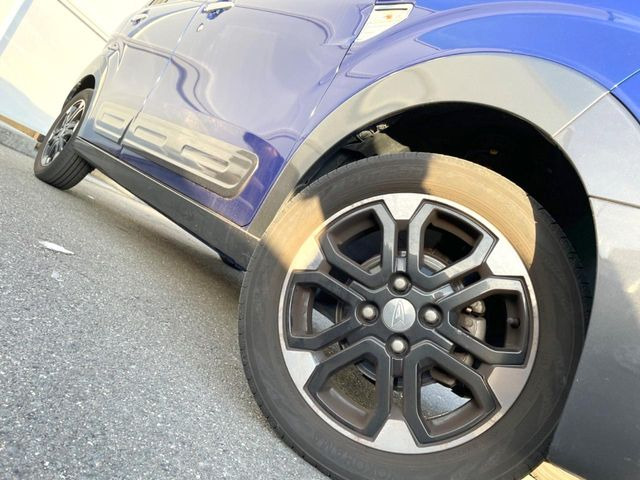 �y����15�C���`�A���~�z�C�[���z�O�ςɃ}�b�`���������A���~�z�C�[���𑕒����Ă���܂��B�e��ЊO�A���~�z�C�[����A�X�^�b�h���X�^�C�����戵�����Ă���܂��B���񂲑��k����������