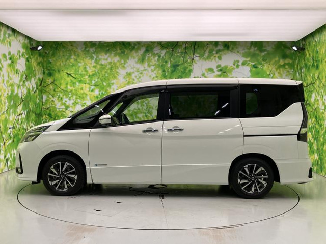 セレナ1.2 e-POWER ハイウェイスターV