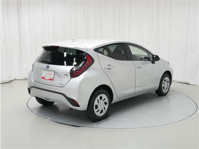 アクア1.5 G E-Four 4WD