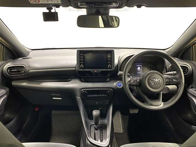 ヤリス1.5 ハイブリッド X E-Four 4WD