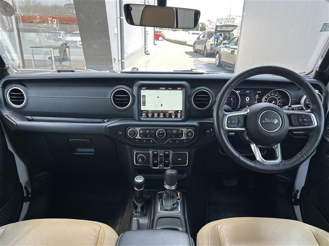 ラングラーアンリミテッド サハラ ローンチエディション 4WD