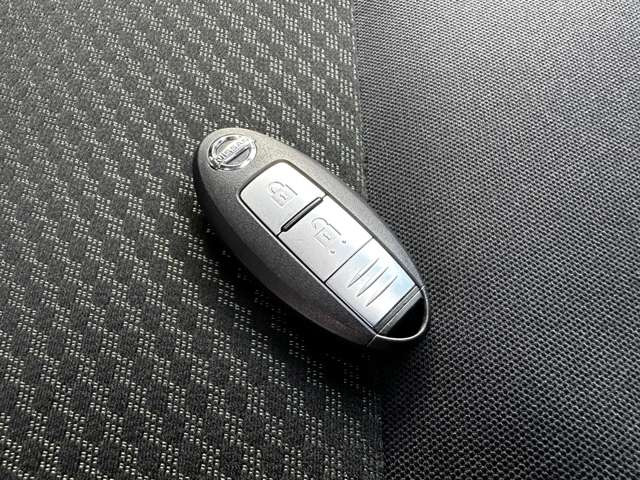 �t���Ăĕ֗�!�ƂĂ��l�C�̍��������̃X�}�[�g�L�[�V�X�e���B�L�[���g�т��Ă��邾���ŁA�h�A���b�N�̊J���тɃG���W���̎n�����\�ȑ����ł��B�v�b�V���X�^�[�g�ł��̂ŃG���W���̎n�����{�^�������������ł�