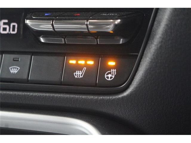 大好評のボディコーティング「ハイモースコート」もご納車までに施工可能。雨染みや線傷など中古車だからと諦めていませんか?ピカピカの状態でお乗り出しいただけます。