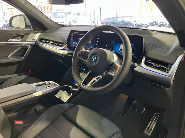 iX2xドライブ30 Mスポーツ 4WD