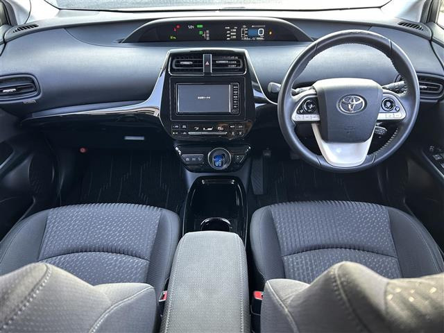 プリウス1.8 S セーフティ プラス