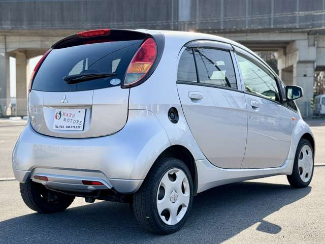 ���X�͍s�c�����R���̊��ˌ����_�̋߂��ɓX�܂��������܂��B���Ԃł��A�N�Z�X���₷���ꏊ�Ɍ�����܂��B�d�Ԃł��z���̍ۂ��Ŋ���JR���������w�܂ł��}���ɎQ��܂��B���C�y�ɂ��₢���킹������!