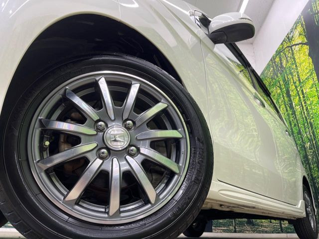 �y����14�C���`�A���~�z�C�[���z�O�ςɃ}�b�`���������A���~�z�C�[���𑕒����Ă���܂��B�e��ЊO�A���~�z�C�[����A�X�^�b�h���X�^�C�����戵�����Ă���܂��B���񂲑��k����������