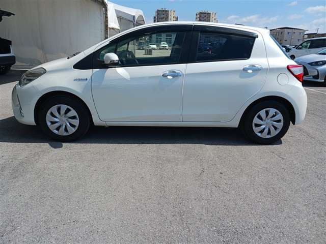 ヴィッツ1.5 ハイブリッド F セーフティ エディションIII