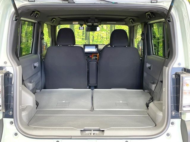 ���i�̂���������ʋ΁A���}���ɏ\���ȉ׎��X�y�[�X���m�ۂ��Ă���܂��B�Z�J���h�V�[�g��|���ƁA�傫�ȉו��̐ύڂ��\�ł���