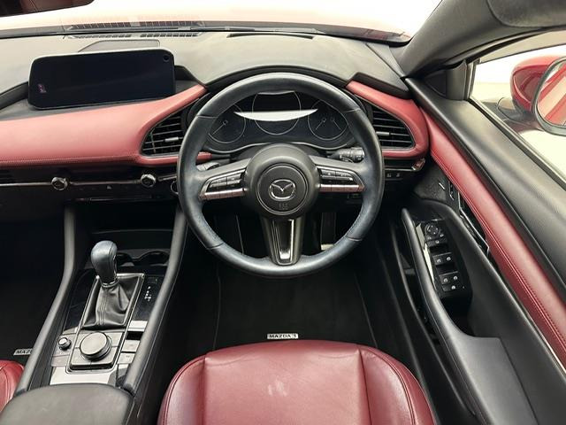 MAZDA3ファストバック1.8 XD プロアクティブ ツーリング セレクション  4WD