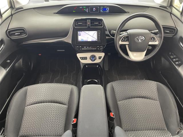 プリウス1.8 S セーフティ プラス