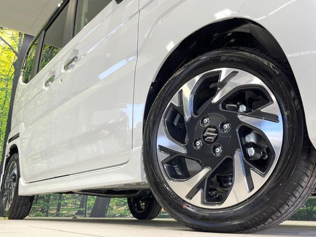 �y����15�C���`�A���~�z�C�[���z�O�ςɃ}�b�`���������A���~�z�C�[���𑕒����Ă���܂��B�e��ЊO�A���~�z�C�[����A�X�^�b�h���X�^�C�����戵�����Ă���܂��B���񂲑��k����������