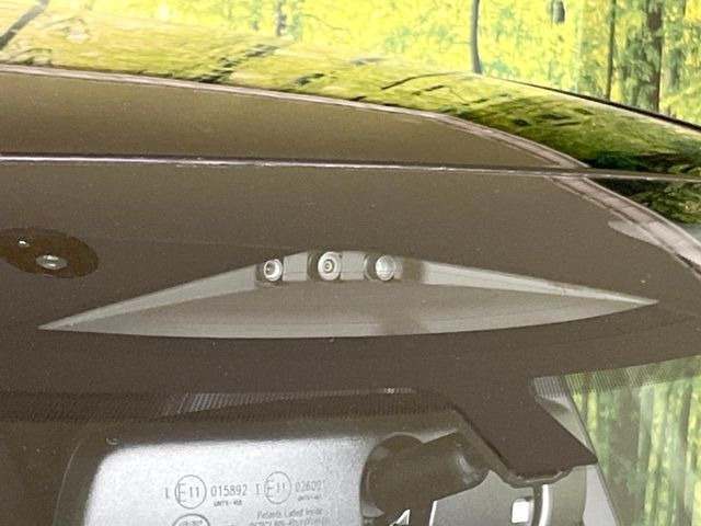 �y�G�}�[�W�F���V�[�u���[�L�z���s���ɑO���̎ԗ�����F�����A�Փ˂������Ȏ��͌x��ƃu���[�L�ŏՓˉ���Ɣ�Q�y�����A�V�X�g�B�����S�Ƀh���C�u�����y���݂��������܂��B