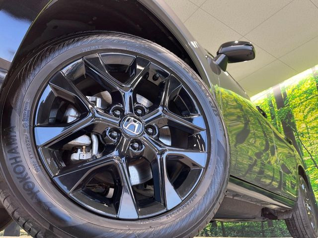 �y����18�C���`�A���~�z�C�[���z�O�ςɃ}�b�`���������A���~�z�C�[���𑕒����Ă���܂��B�e��ЊO�A���~�z�C�[����A�X�^�b�h���X�^�C�����戵�����Ă���܂��B���񂲑��k����������