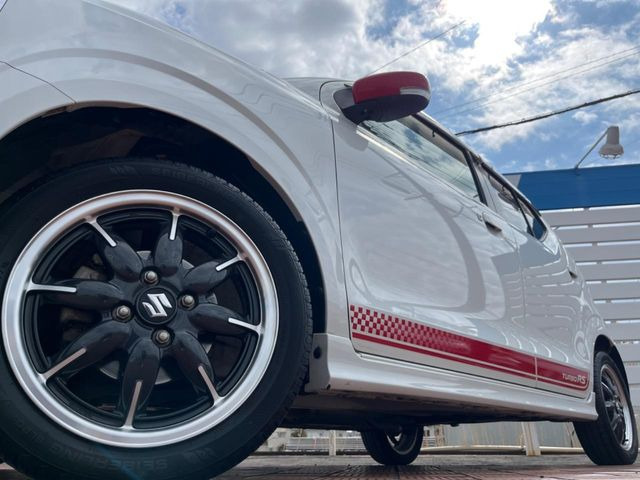 �y����15�C���`�A���~�z�C�[���z�O�ςɃ}�b�`���������A���~�z�C�[���𑕒����Ă���܂��B�e��ЊO�A���~�z�C�[����A�X�^�b�h���X�^�C�����戵�����Ă���܂��B���񂲑��k����������