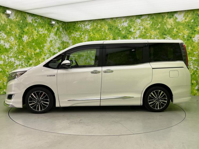 エスクァイアハイブリッド1.8 Gi プレミアムパッケージ