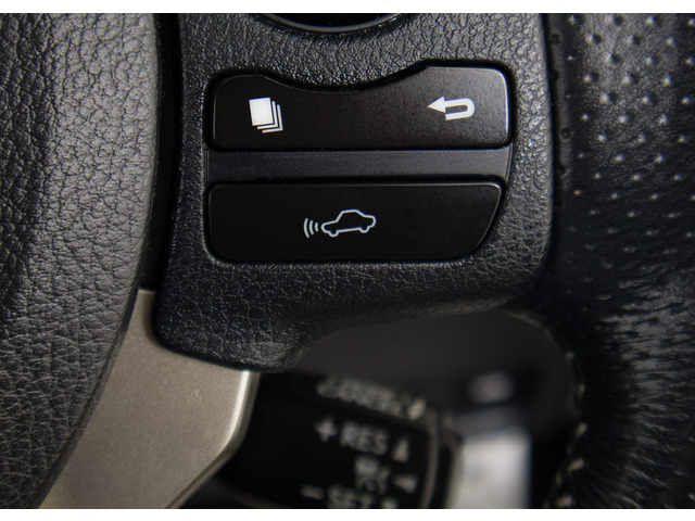 �Փˉ���x���^�v���N���b�V���Z�[�t�e�B�V�X�e�� �O���ɏo��������Q���ɑ΂��x��𔭂��A�h���C�o�[�Ɍx���B�����Ƀu���[�L�A�V�X�g�ɂ��Փˉ���Ƒ��x���y�����܂��B