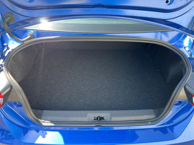 ���i�̂���������ʋ΁A���}���ɏ\���ȉ׎��X�y�[�X���m�ۂ��Ă���܂��B